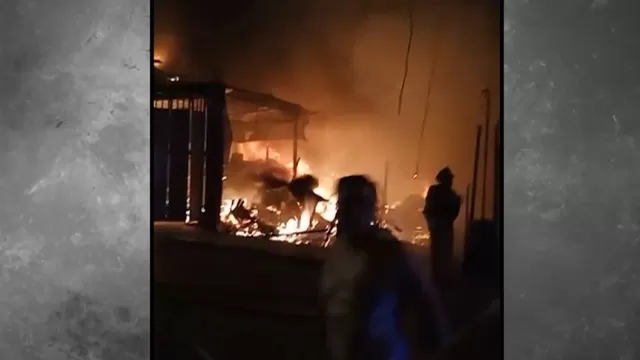 San Juan Miraflores: Incendio destruyó tres casas y dejó damnificadas a familias