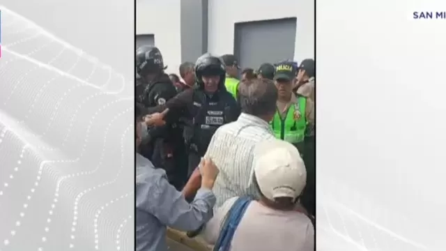 San Miguel: Enfrentamiento entre trabajadores del INPE y policías