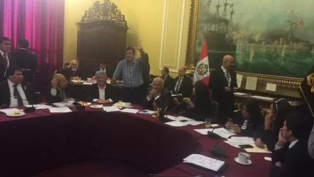 Heriberto Benítez irrumpió en el Consejo Directivo cuando se discutía el caso Yovera