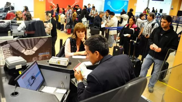 Control migratorio en el Aeropuerto Jorge Chávez. Foto: Andina
