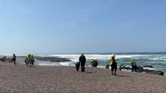 Tacna: Más de 100 sentenciados con delitos leves limpian playas del litoral peruano