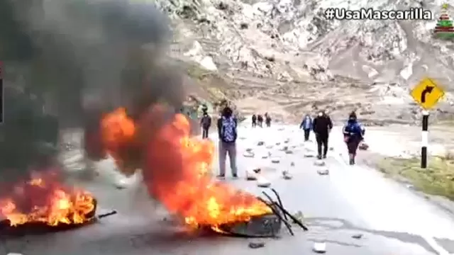 Trabajadores de Doe Run Perú bloquean la Carretera Central
