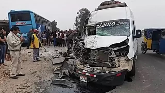 Bus interprovincial impactó contra minivan. Foto: América Noticias