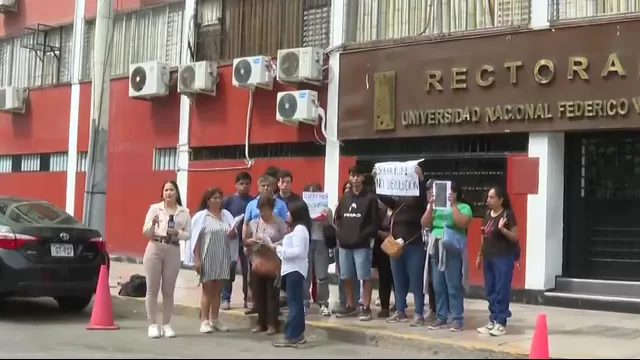 Universidad Federico Villarreal: Denuncian irregularidades en examen de admisión