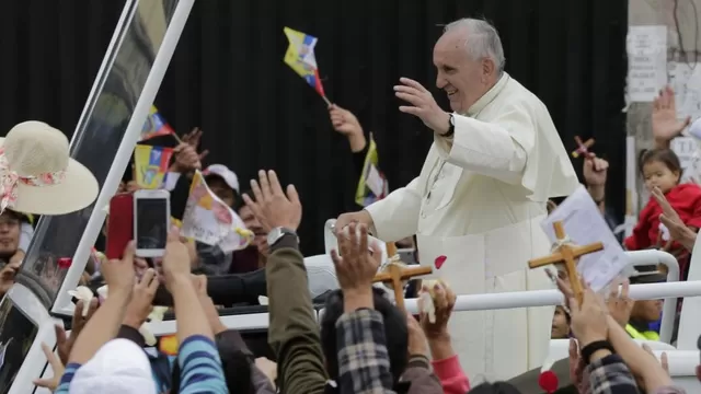 Papa Francisco en su llegada a Ecuador. Foto: Washington Post