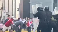 Las violentas manifestaciones que paralizaron el Centro de Lima y dejaron a policías y civiles heridos