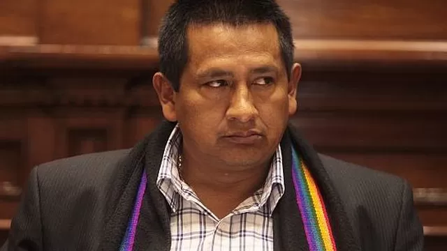 Walter Acha evalúa renuncia a la bancada de Gana Perú 