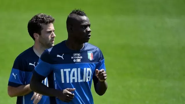 Balotelli recibió insultos racistas en práctica de la selección italiana