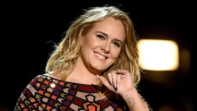 La cantante británica Adele se presentó en un evento privado donde anunció la buena noticia para sus fanáticos