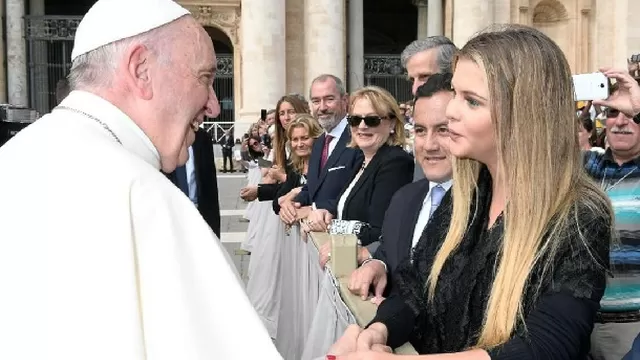 Brunella Horna viajó a Trujillo para ver al papa Francisco