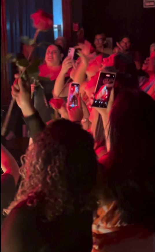 Michelle Soifer estaba entre las jóvenes del público en el concierto del cantante cubano Gleysom/Foto: Instagram
