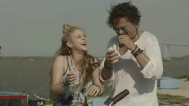 Carlos Vives rinde homenaje a Shakira en su cumpleaños con su nueva canción.
