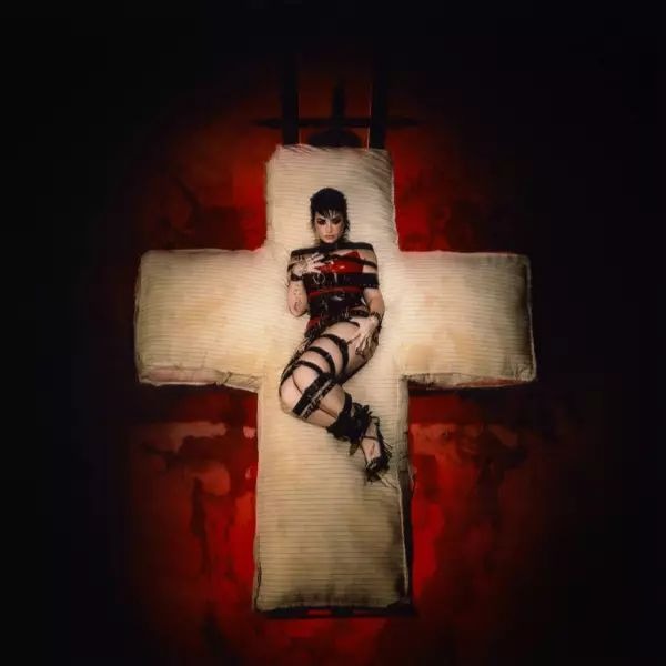 Censuran portada de Demi Lovato por ser ofensivo para los cristianos