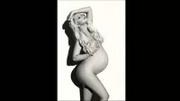 Christina Aguilera mostró su embarazo al desnudo