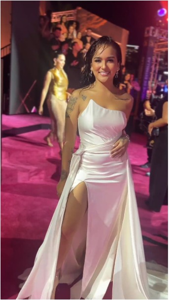 Daniela Darcourt lució espectacular vestido en la alfombra de Premios Lo Nuestro