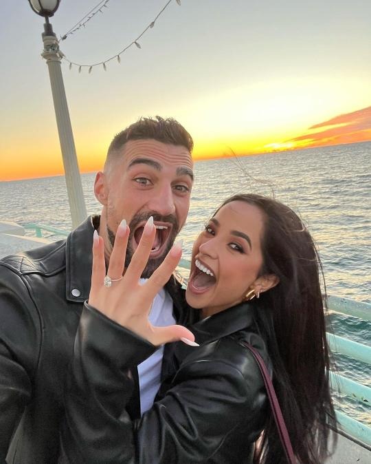 Becky G y Sebastián Lletget se habían comprometido meses antes / Instagram