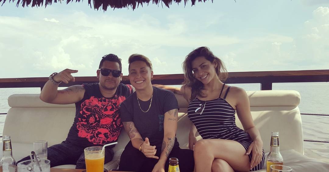 Helmut Lindner, Maia y Milett Figueroa en la playa / Instagram