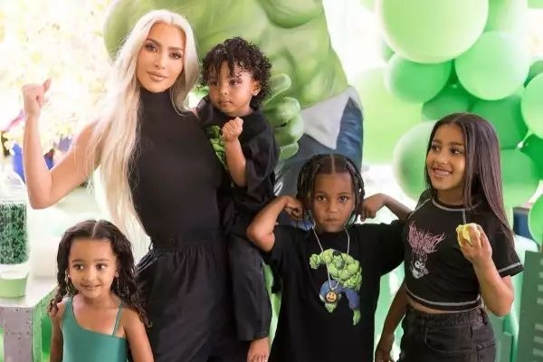 El increíble regalo que Kim Kardashian les da a sus hijos en todos sus cumpleaños