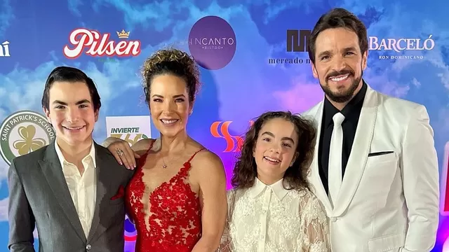 Ismael La Rosa y Virna Flores presentaron a sus hijos: ¡Serán actores!