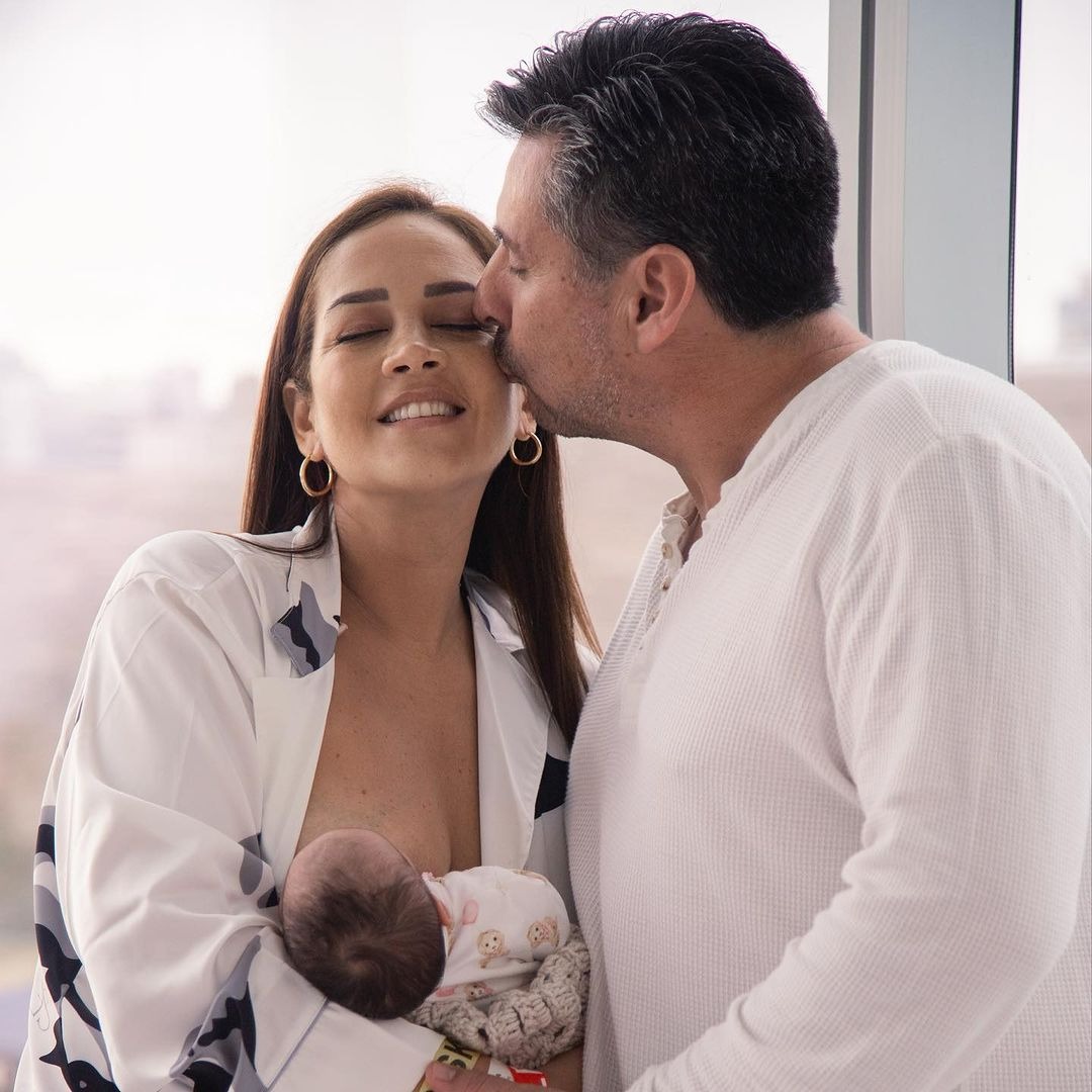 Marina Mora compartió algunas imágenes de lo que fue el nacimiento de su hija Sofía/ Foto: Instagram