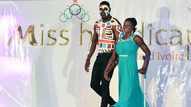 Modelos con discapacidad buscan romper tabúes en Costa de Marfil