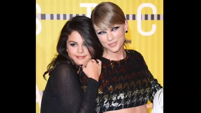 Selena G&oacute;mez y su inseparable Taylor Swift. (V&iacute;a: AFP)