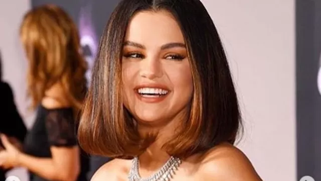 La cantante Selena Gómez ofreció un show durante la ceremonia, pero no todo habría salido bien 
