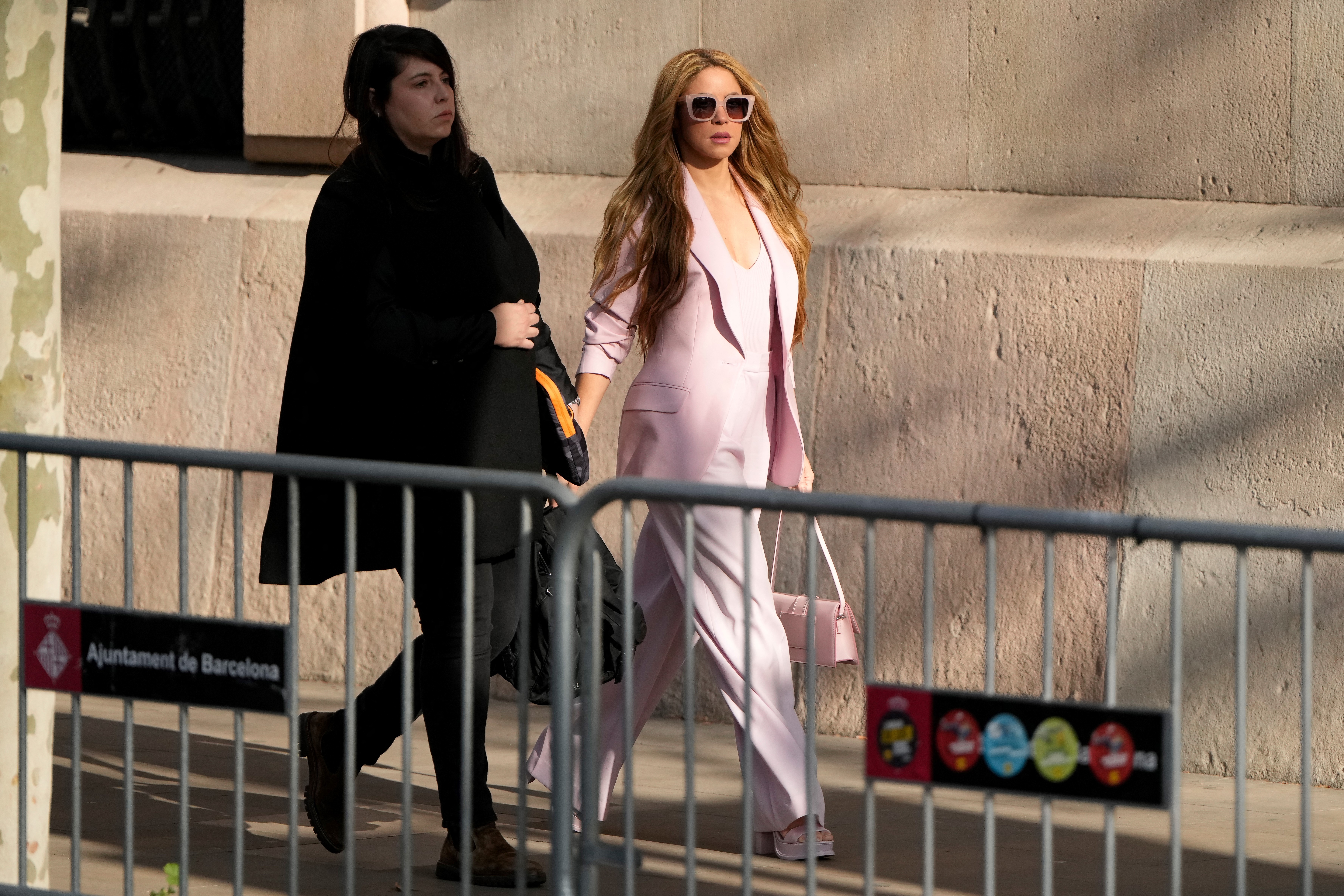 Shakira se presentó este lunes ante un tribunal de Barcelona / AFP