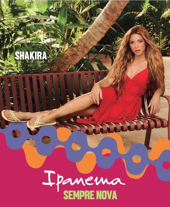 Otra fuente de ingresos de Shakira es prestar su imagen a distintas marcas como sandalias Ipanema/Foto: Ipanema