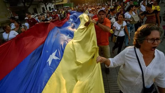 Les pidieron &quot;hacer lo correcto&quot; y permitir el ingreso de ayuda humanitaria el s&aacute;bado a Venezuela. (Foto: El Mundo)