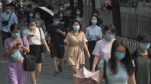 China confina a medio millón de personas cerca de Pekín por rebrote "grave" y "complejo" del coronavirus