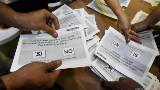 Cerca de 35 millones de colombianos fueron llamados hoy a las urnas en el plebiscito sobre el acuerdo de paz. (Vía: AFP)