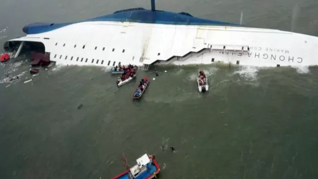 Corea del Sur: Adolescente fue el primero en alertar sobre accidente del ferry
