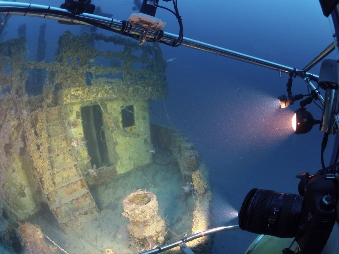 Desapareció submarino con turistas que visitaban restos del Titanic 