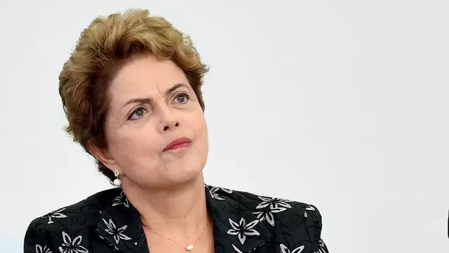 La presidenta de Brasil, Dilma Rousseff, pronuncia un discurso durante la ceremonia de lanzamiento del Plan Familiar Cosecha Agricultura en Palacio de Planalto, en Brasilia, el 22 de junio de 2015. (V&iacute;a: AFP)