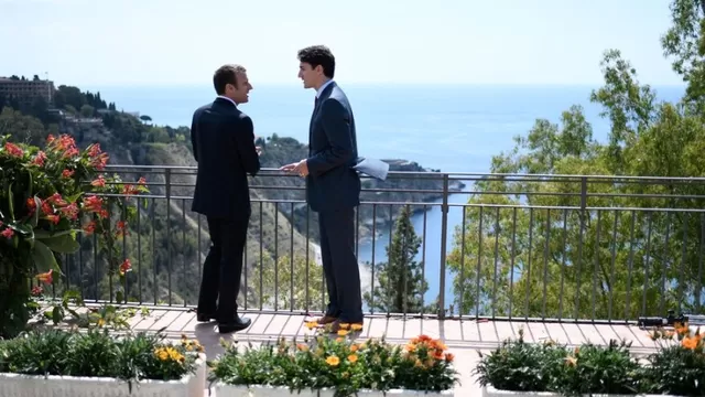 Esta foto de Trudeau y Macron sigue robando suspiros en internet. Foto: Stephane De Sakutin/AFP/Getty Images