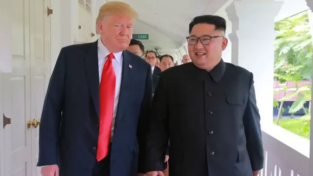 La primera cumbre del presidente de Estados Unidos, Donald Trump, y su hom&oacute;logo de Corea del Norte, Kim Jong-un se celebr&oacute; el 12 de junio de 2018 en Singapur. (Foto: AFP)