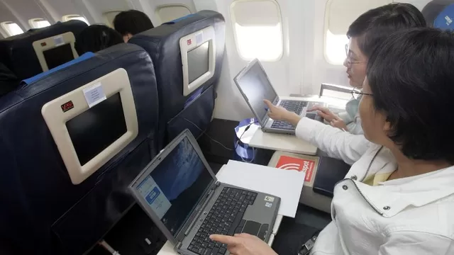 Estados Unidos está dispuesto a prohibir laptops en los aviones. Foto: AFP