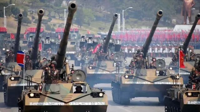 Tanques norcoreanos en desfile militar en Pyongyang. Foto: hispantv.com