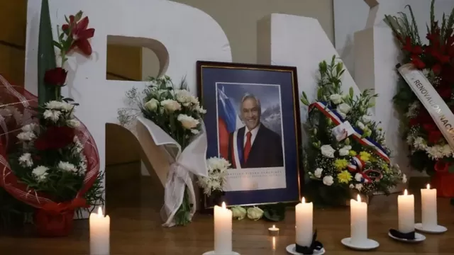 Chilenos realizan homenaje al fallecido expresidente / Foto: EFE