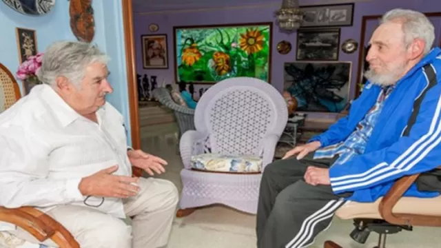 José Mujica y Raúl Castro. (Vía: AFP)