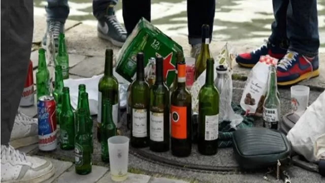 Francia prohibirá beber alcohol en la calle dentro de nuevas restricciones por alza del COVID-19