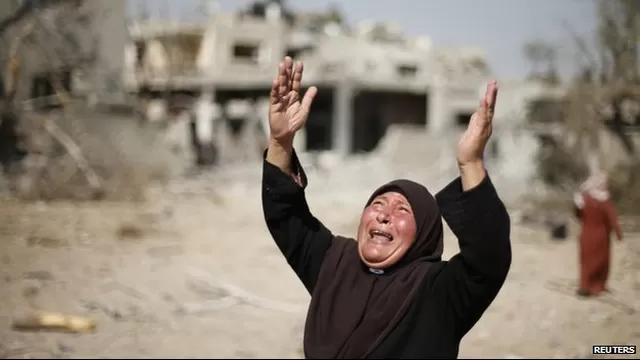 Muchos palestinos aprovecharon la tregua para ver si su casa seguía en pie. (Foto: BBC) 