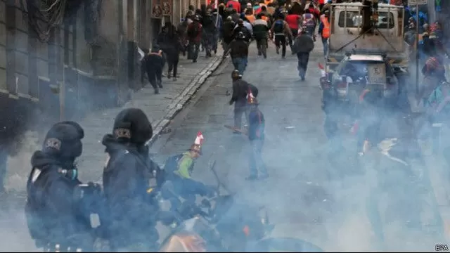 Los manifestantes llevaban dinamita, petardos y bombas incendiarias. (V&iacute;a: BBC)