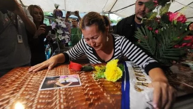 Honduras conmocionada sepulta a su reina de belleza asesinada