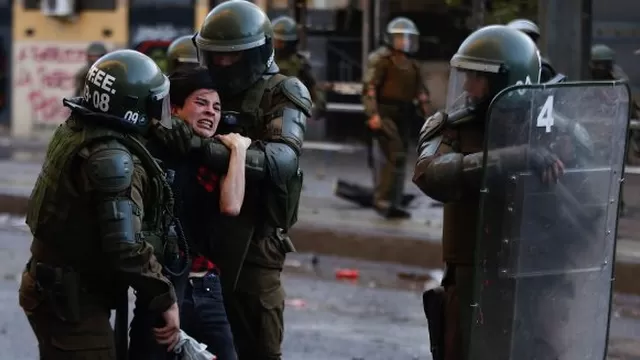 HRW denuncia violaciones de DD.HH. en Chile por abuso policial en protestas. Foto: EFE
