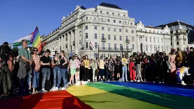 Hungría: Parlamento prohíbe hablar de homosexualidad en las escuelas