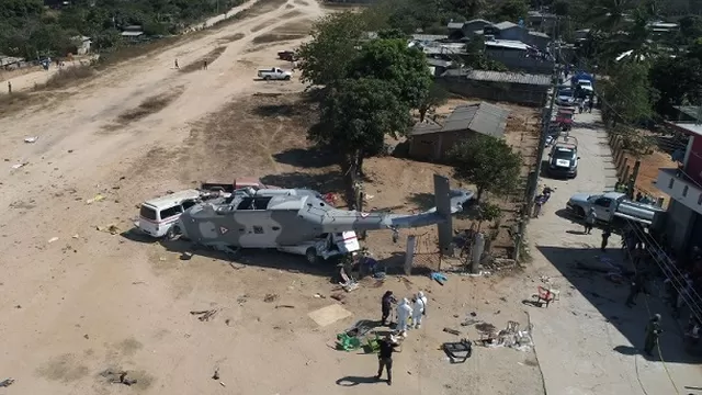 El helicóptero aplastó a un vehículo que se encontraba en tierra