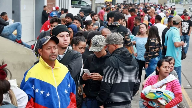 Miles de venezolanos piden refugio y permiso de trabajo en el Perú. Foto: Andina