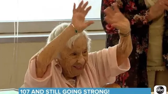 Mujer que cumplió 107 años dice que el secreto de su longevidad es que nunca se caso. Foto: ABC